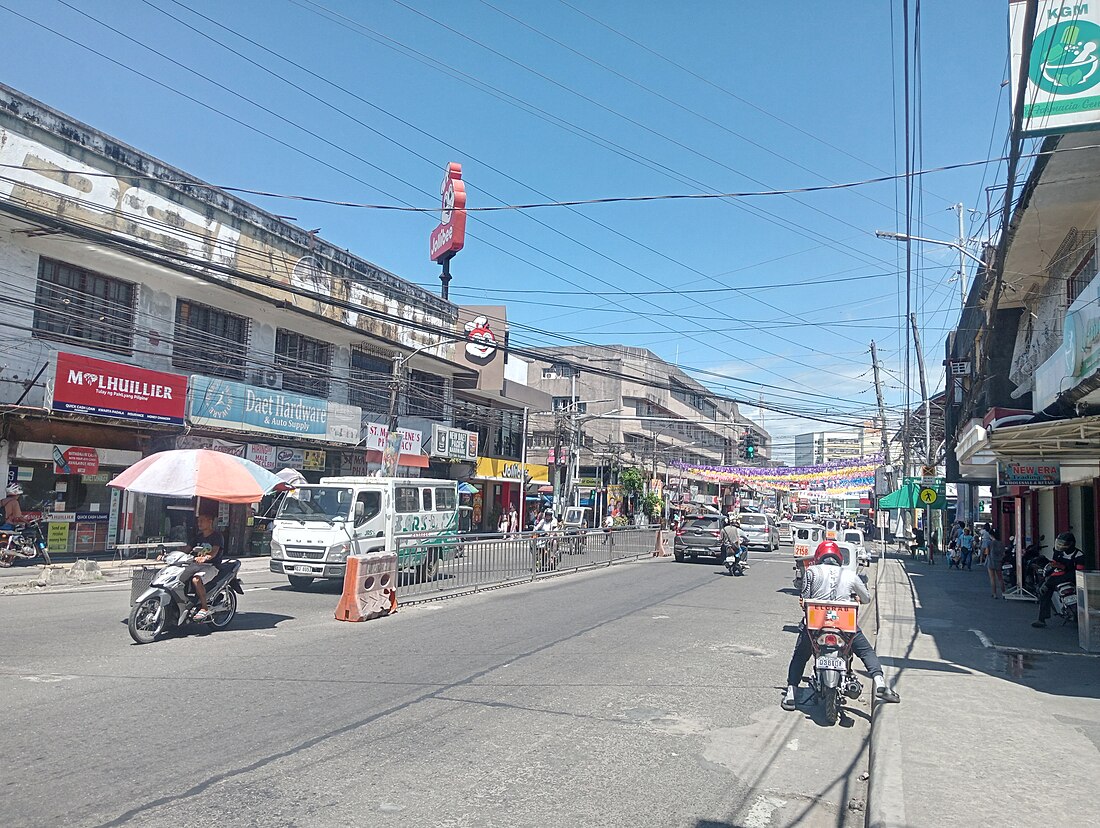 File:Vinzons Avenue, Daet, C.N., May 2024 (2).jpg