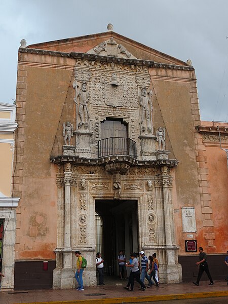 File:Vista de la Casa de Montejo en Mérida, Yucatán 02.jpg