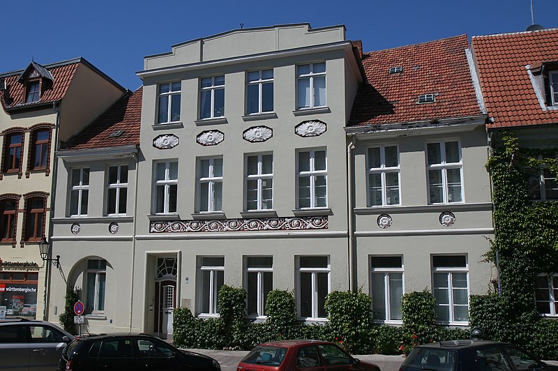 File:Wismar-LübscheStraße39-1-Bubo.jpg