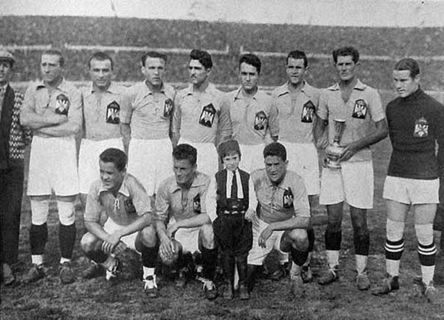 A Yugoslavia line-up at the 1930 FIFA World Cup