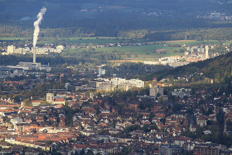 File:Zürich - Oberstrass - Irchelpark - Oerlikon - Seebach - Uetlibergturm IMG 1566.JPG