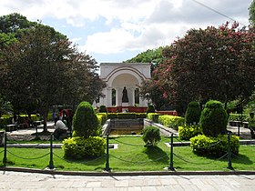 Central Zoo makalesinin açıklayıcı görüntüsü