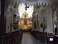 Nau de l'església de Sant Florià a Cracòvia, amb l'altar on n'hi ha les relíquies.