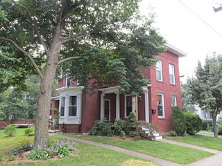 <span class="mw-page-title-main">House at 111 Maple Avenue</span> Historic house in Connecticut, United States