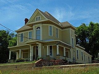 <span class="mw-page-title-main">Cottage Hill Historic District</span> Historic district in Alabama, United States