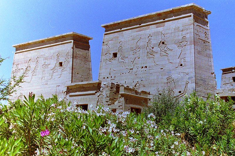 File:1995 Spring time at temple of Isis from Philae. Spielvogel.jpg