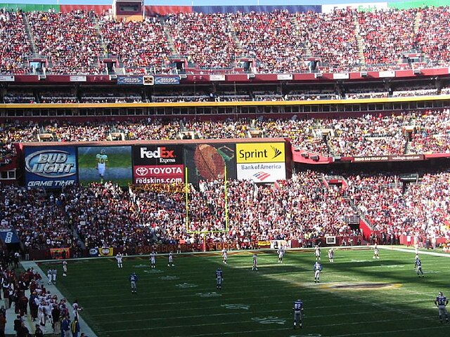 File:2005 04 FedEx Stadium Washington Redskins vs New York Giants