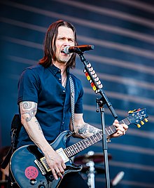 2017 Myles Kennedy Alter Bridge (cropped) 2.jpg