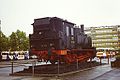 98 886 auf dem Bahnhofsvorplatz von Schweinfurt 1986