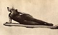 Аннет Келлерман в купальном костюме для ныряния, разработанном ею самой. 1909 год.
