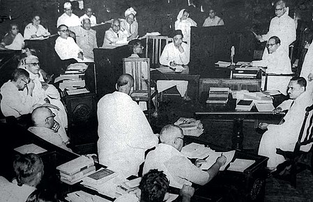 A Constituent Assembly of India meeting in 1950.jpg