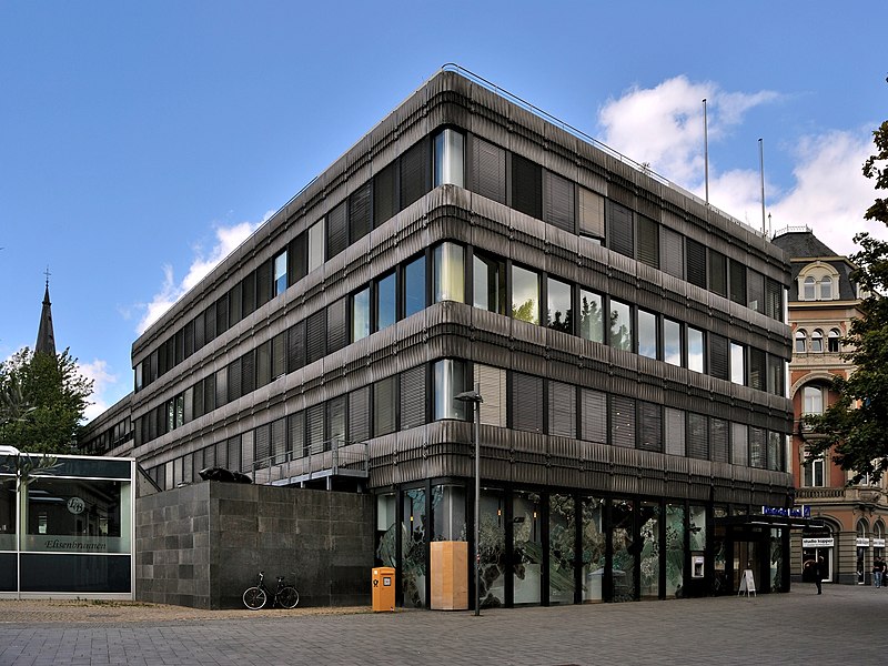 File:Aachen, Deutsche Bank, 2011-07 CN-01.jpg