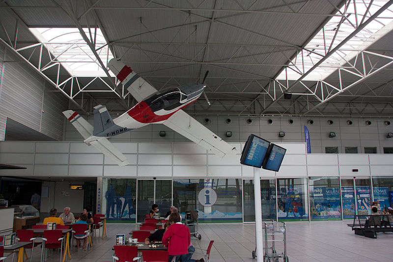 File:Aeroport-Tarbes-Lourdes IMG 9951.JPG