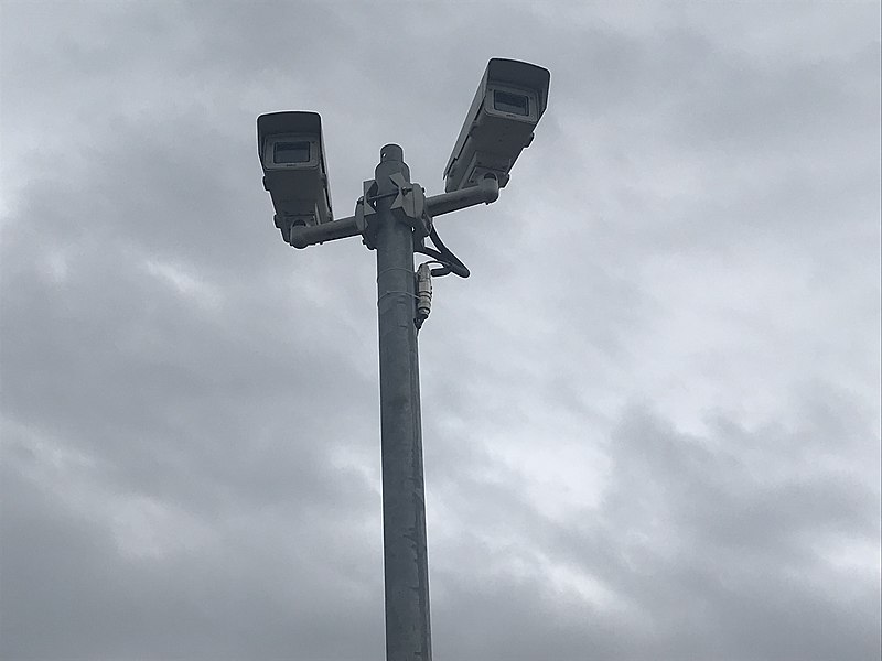 File:Aire de Beaune-Mercueil - caméra de surveillance.JPG