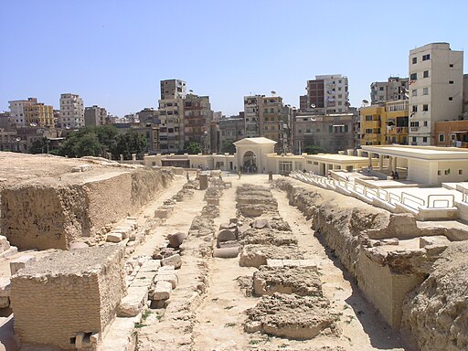 Alexandria - Pompey's Pillar - view of ruins