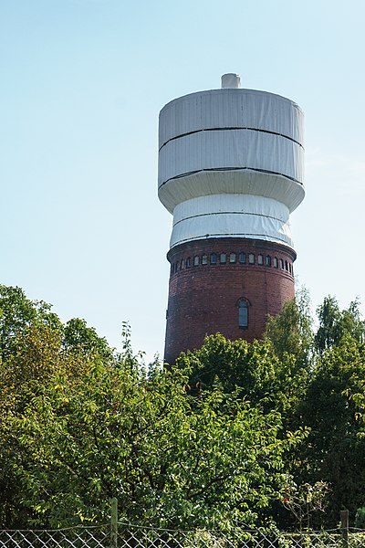 File:Altglienicke Wasserturm-01.jpg