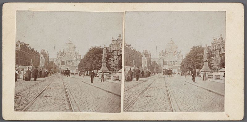 File:Amsterdam Sarphatie straat en Volkspaleis - Maarten Benschop.jpg