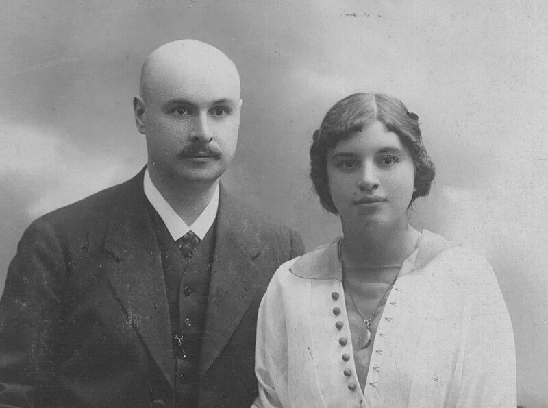 File:Arnold and Olga Brening.jpg