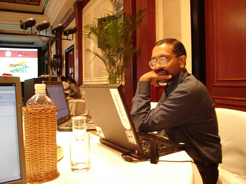 File:At an Open Source conference in New Delhi 2006.jpg