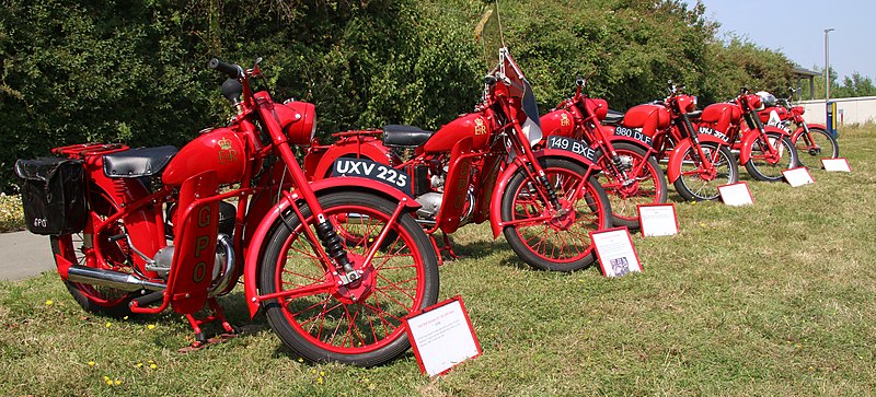 File:BSA Bantam line up front.jpg