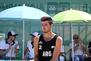 Deutsch: Beachvolleyball bei den Olympischen Jugendspielen 2018; Tag 11, 17. Oktober 2018; Jungen, Spiel um Platz 3 – Argentinien-Ungarn 2:0 (21–15/21–15) English: Beach volleyball at the 2018 Summer Youth Olympics at 17 October 2018 – Bronze Medal Match – Argentina-Hungary 2:0 (21–15/21–15)