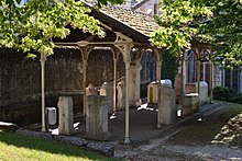 Image des pierres gallo-romaines d'Anglefort conservées dans le parc Jean-Pierre Camus à Belley
