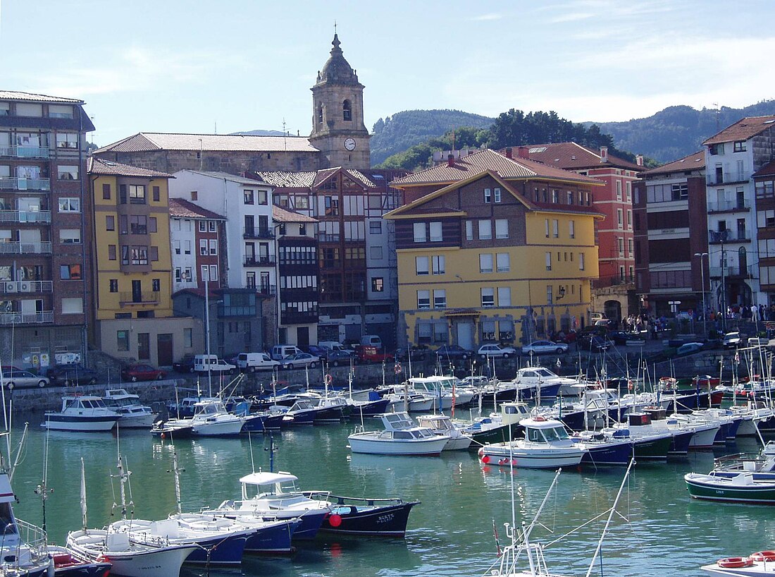 File:Bermeo port 01.jpg