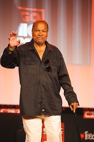 File:Billy Dee Williams at C2E2 (August 6, 2022) photo by Adam Bielawski.jpg