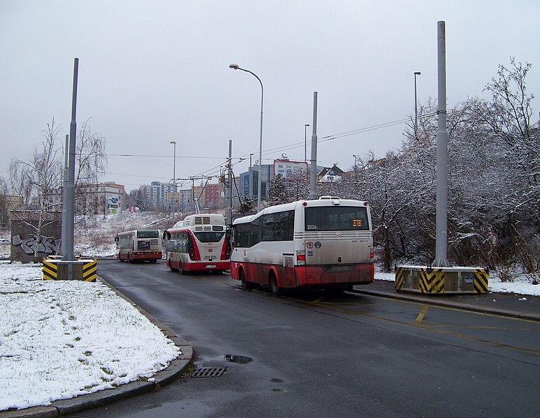 File:Bořislavka, Siemens-Rampini a SOR BN 8,5.jpg