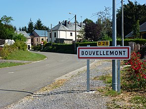 Bouvellemont (Ardennes) city limit sign.JPG