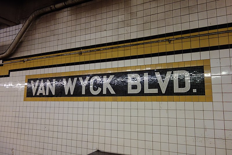 File:Briarwood–Van Wyck td 19.jpg