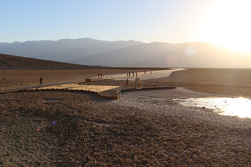 File:California, Death Valley National Park, Badwater Basin.jpg