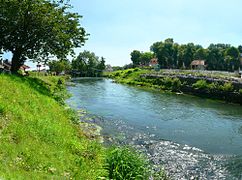 La Canche in Montreuil in de zomer.