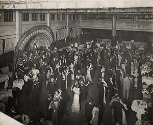 Buck Clayton performing in the 1930s in the Canidrome CanidromePerform.jpg