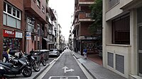 El carrer de Saragossa, a Sant Gervasi, vist des de la cruïlla amb l'avinguda del General Mitre, a l'extrem de dalt.