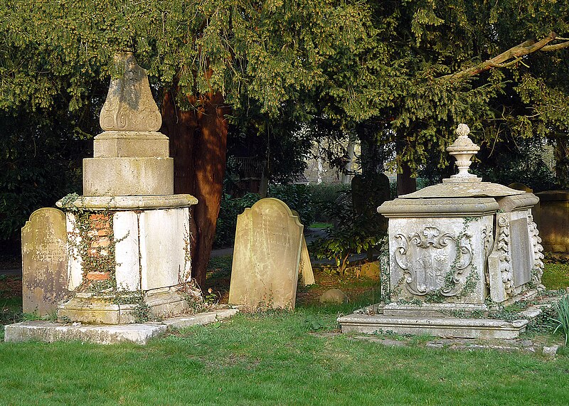 File:Churchyard, St Andrew's Church, Totteridge - geograph.org.uk - 2862453.jpg