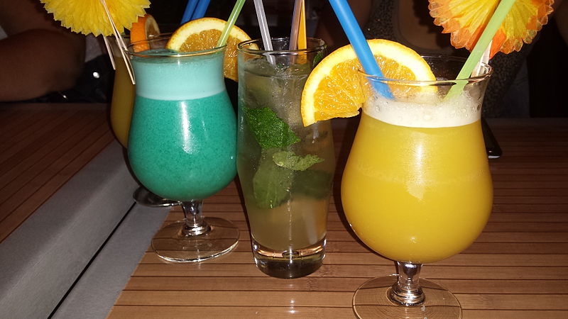 File:Cocktails.jpg