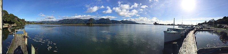 File:Collingwood Wharf (high tide) - panoramio.jpg