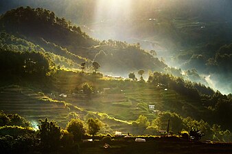 Cordillera Mountain Ranges. Photograph: Klienneeco