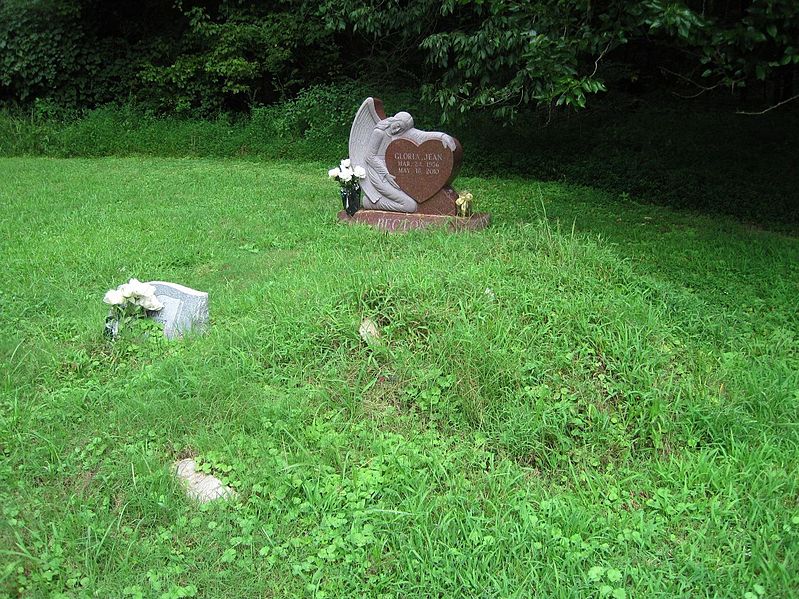 File:Cypress Creek Primitive Baptist Church Cemetery Eads TN 2013-08-18 019.jpg