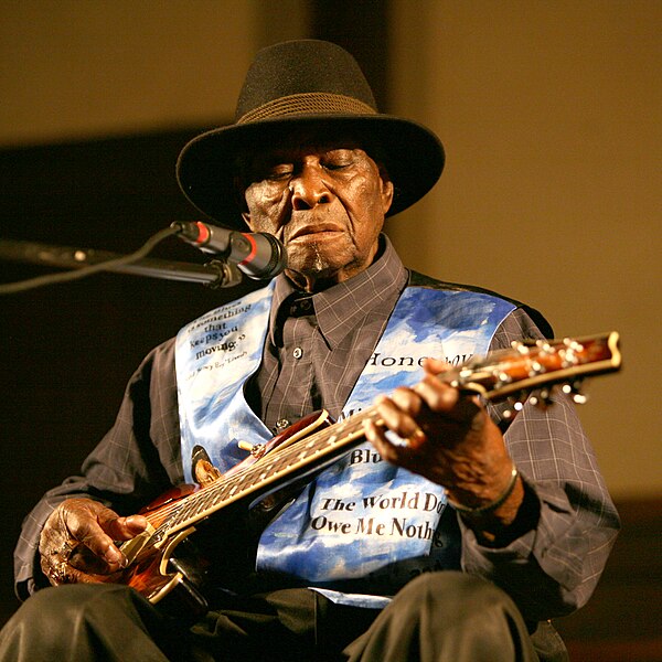 File:David "Honeyboy" Edwards.jpg