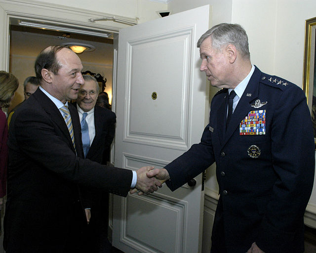 Traian Basescu with U.S. Chairman of the Joint Chiefs of Staff Gen. Richard B. Myers during a visit to The Pentagon on 9 March 2005