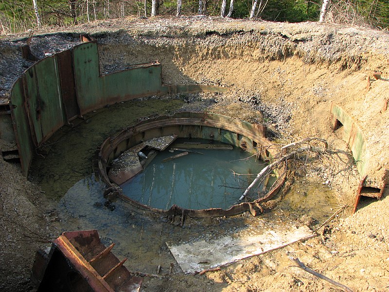 File:Defunct missile silo in Ukraine.jpg