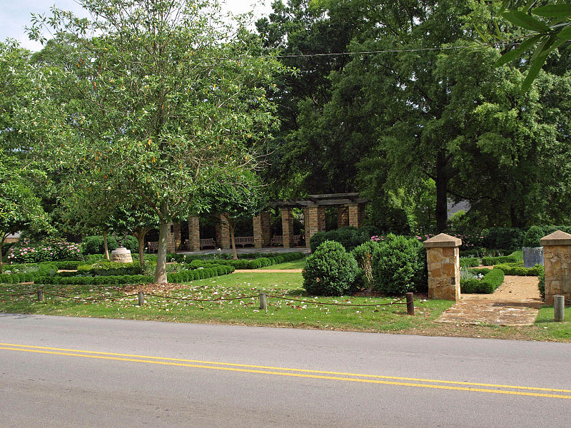 File:Delano Park Rose Garden June 2013.jpg