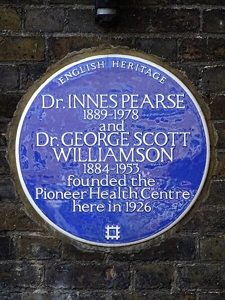 File:Dr. INNES PEARSE 1889-1978 and Dr. GEORGE SCOTT WILLIAMSON 1884-1953 founded the Pioneer Health Centre here in 1926.jpg