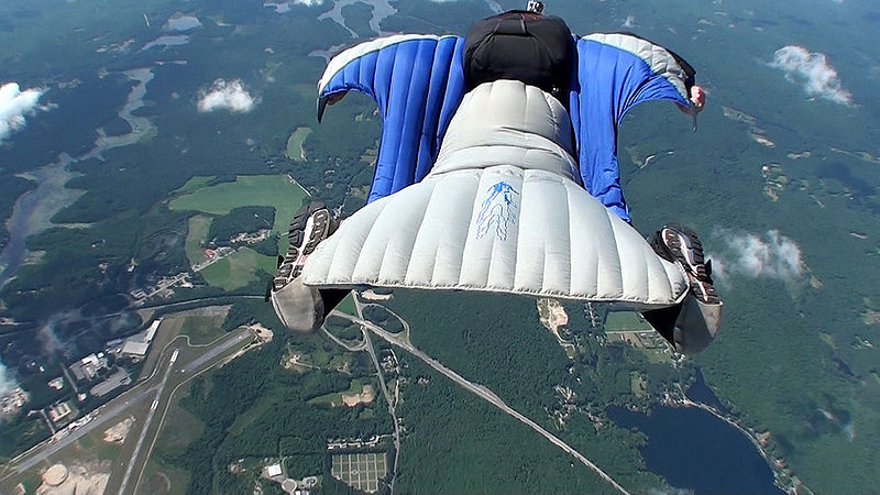 File:Drafting Another Wingsuiter (6367626669).jpg