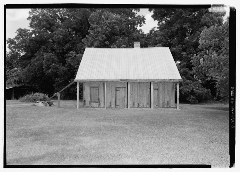 File:East elevation, with scale (note- cistern) - Badin-Roque House, State Highway 484, Natchez, Natchitoches Parish, LA HABS LA-1294-3.tif