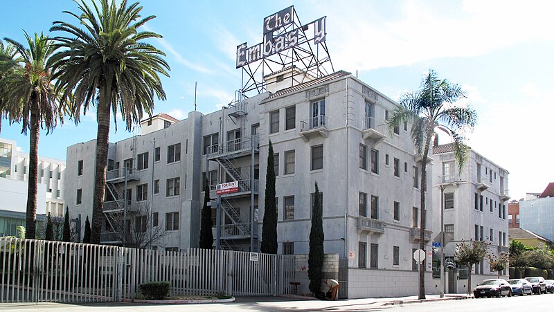 File:Embassy Apartments roof sign, Koreatown Los Angeles.jpg