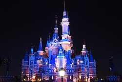 Enchanted Storybook Castle (29540309941) .jpg