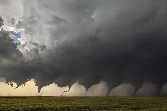 "Evolution_of_a_Tornado.jpg" by User:JasonWeingart